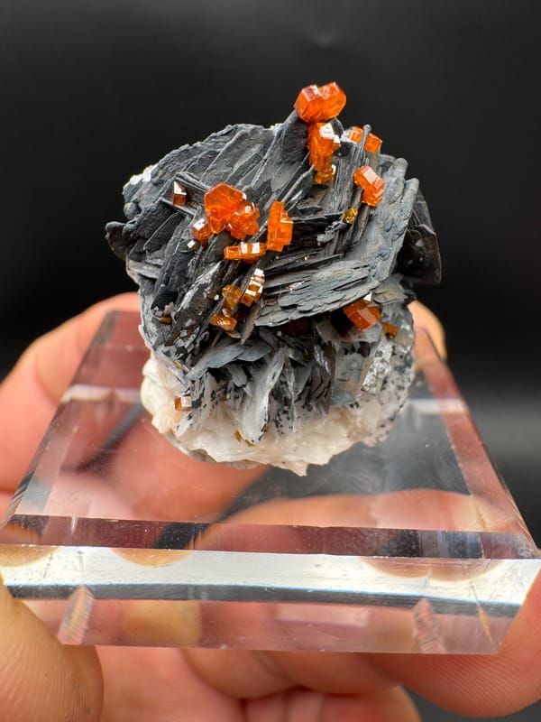 Baryte from Morocco, individual mineral specimen view 9