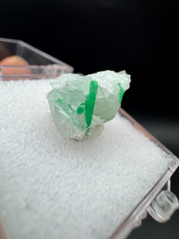 Emerald from Qinling, Shaanxi, China, individual mineral specimen view 3