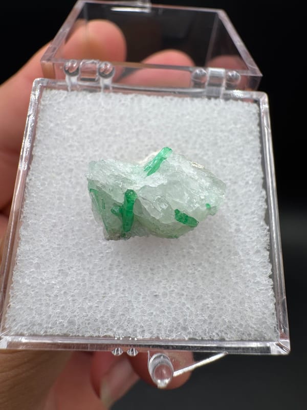 Emerald from Qinling, Shaanxi, China, individual mineral specimen view 7