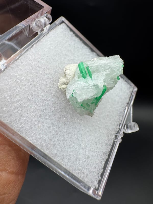 Emerald from Qinling, Shaanxi, China, individual mineral specimen view 8