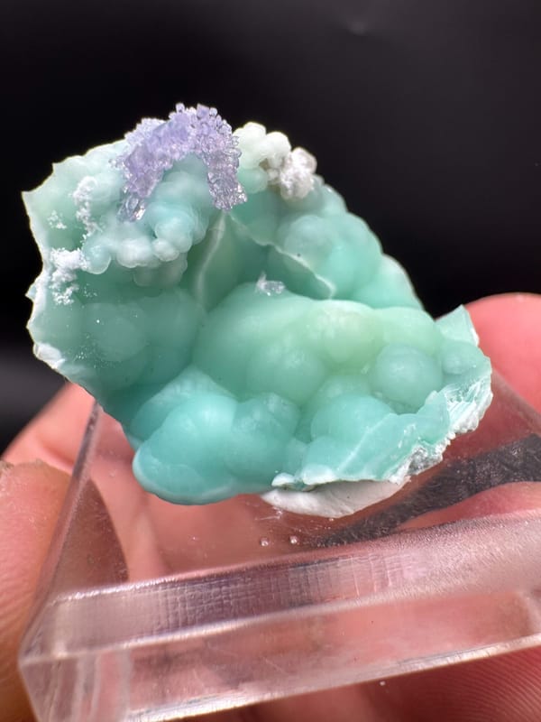 Creedite from Guizhou, China, individual mineral specimen view 3