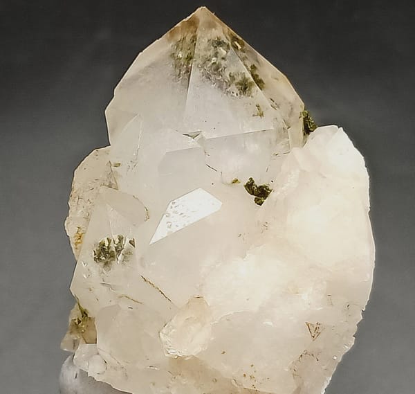 Quartz from Sichuan, China, individual mineral specimen view 1