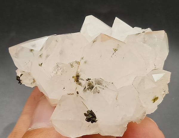 Quartz from Sichuan, China, individual mineral specimen view 1