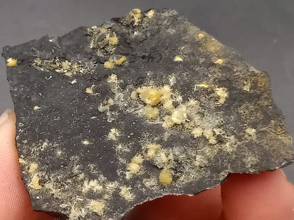 Stibiconite from Lengshuijiang, Hunan, China, individual mineral specimen view 1