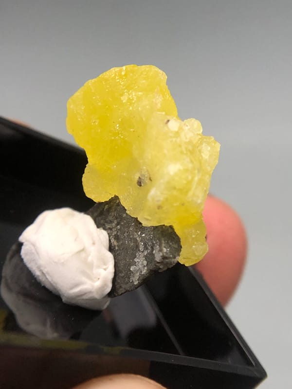 Brucite from Pakistan, individual mineral specimen view 7