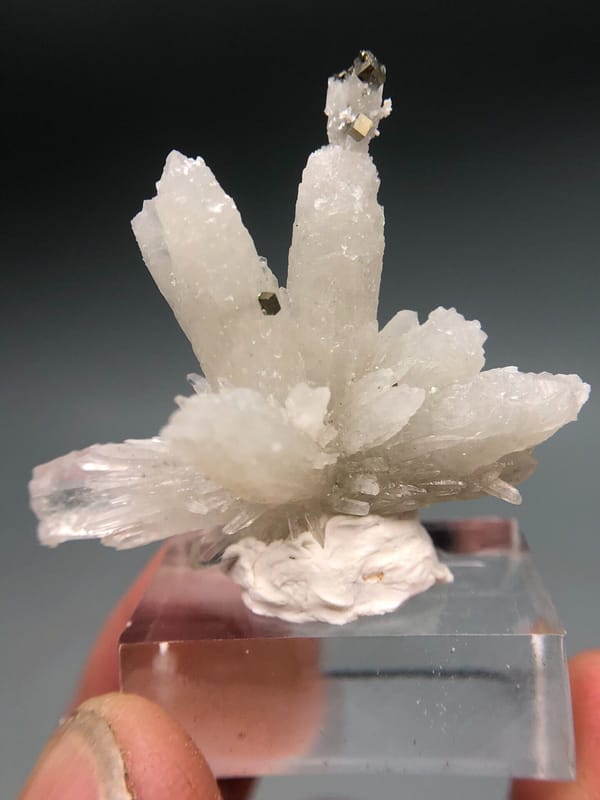 Quartz from Shangbao Mine, Leiyang, Hunan, China, individual mineral specimen view 1