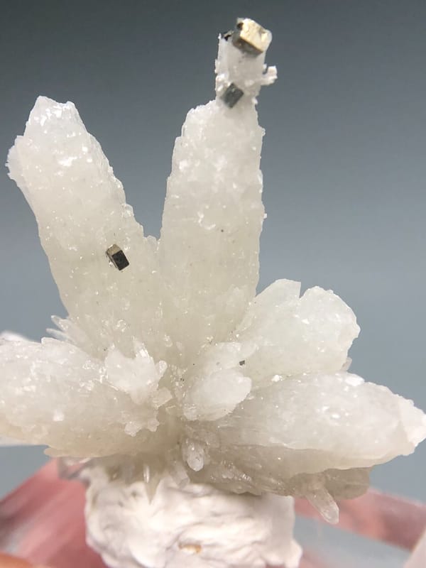 Quartz from Shangbao Mine, Leiyang, Hunan, China, individual mineral specimen view 9