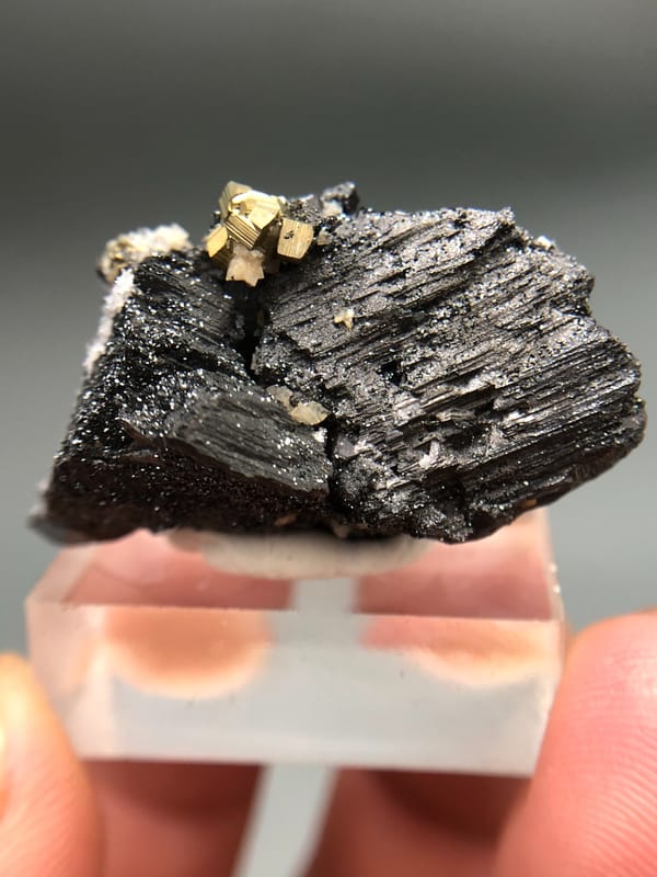 Marmatite (iron-rich sphalerite) from Jiangxi, China, individual mineral specimen view 1