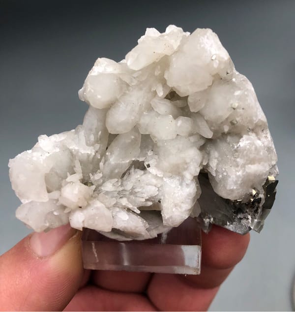 Quartz from Shangbao Mine, Leiyang, Hunan, China, individual mineral specimen view 2