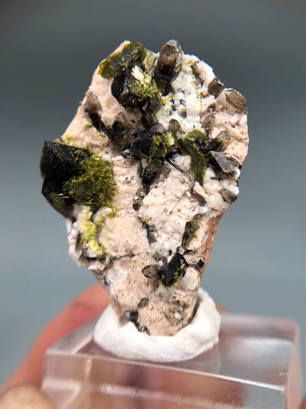 Quartz from Fujian, China, individual mineral specimen view 1
