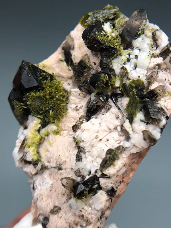 Quartz from Fujian, China, individual mineral specimen view 4