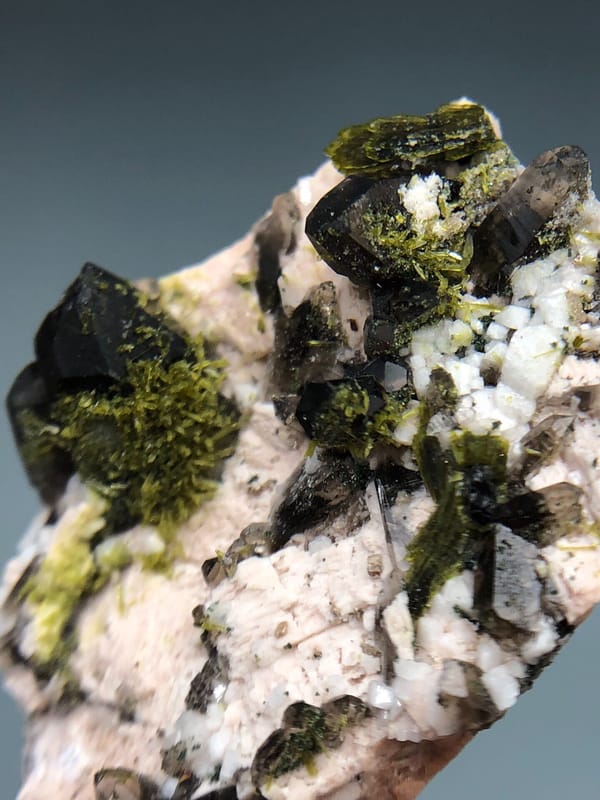 Quartz from Fujian, China, individual mineral specimen view 5