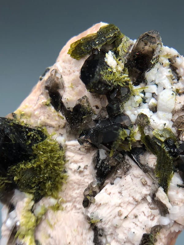 Quartz from Fujian, China, individual mineral specimen view 6