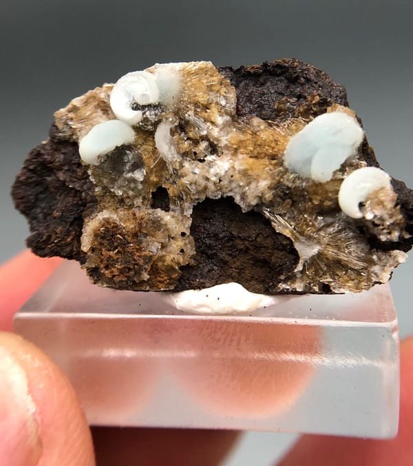 Hemimorphite from Arizona, USA, individual mineral specimen view 1