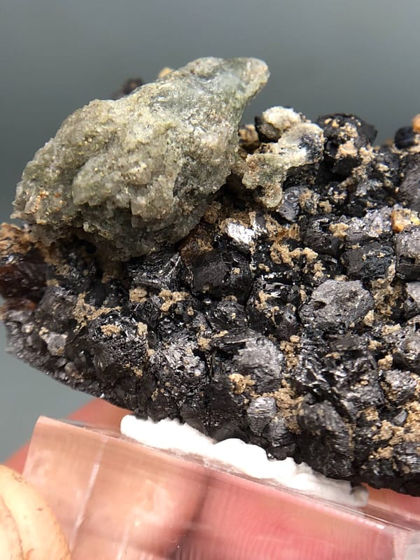 Quartz from Inner Mongolia, China, individual mineral specimen view 5