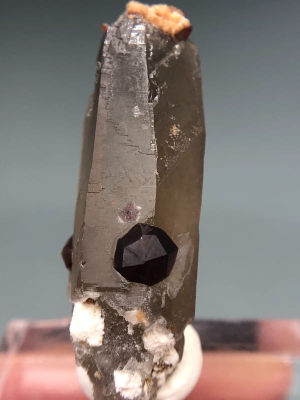Quartz from Fujian, China, individual mineral specimen view 2