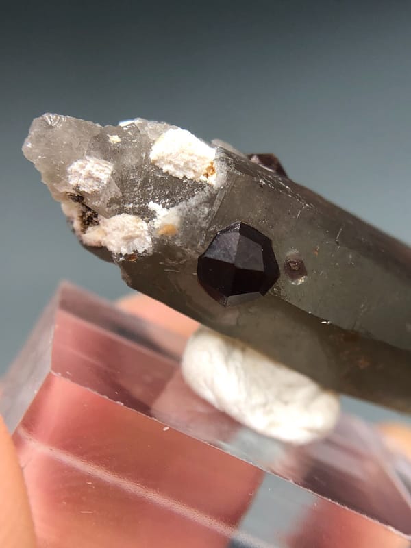 Quartz from Fujian, China, individual mineral specimen view 9