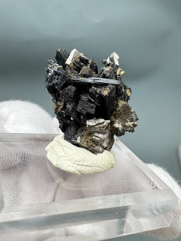 Ilvaite from Inner Mongolia, China, individual mineral specimen view 2