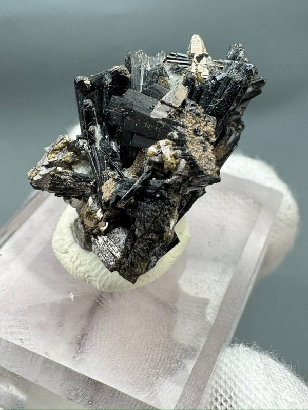 Ilvaite from Inner Mongolia, China, individual mineral specimen view 5