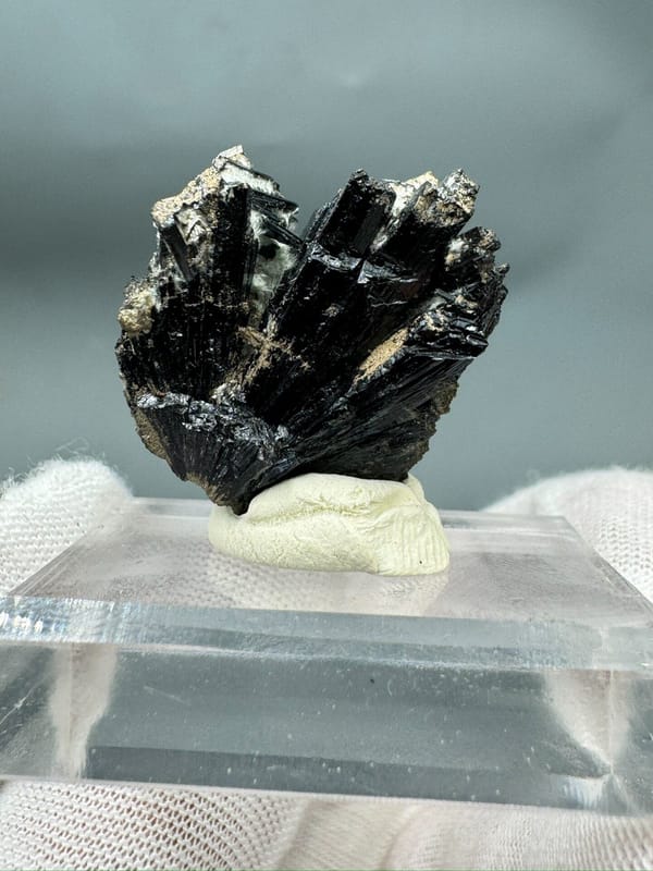Ilvaite from Inner Mongolia, China, individual mineral specimen view 6