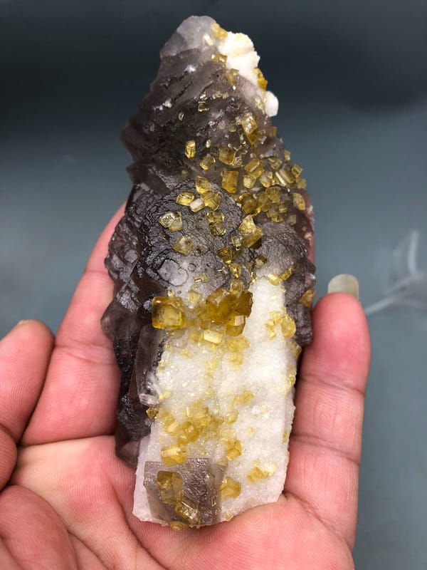 Baryte from Ruijin, Jiangxi, China, individual mineral specimen view 1