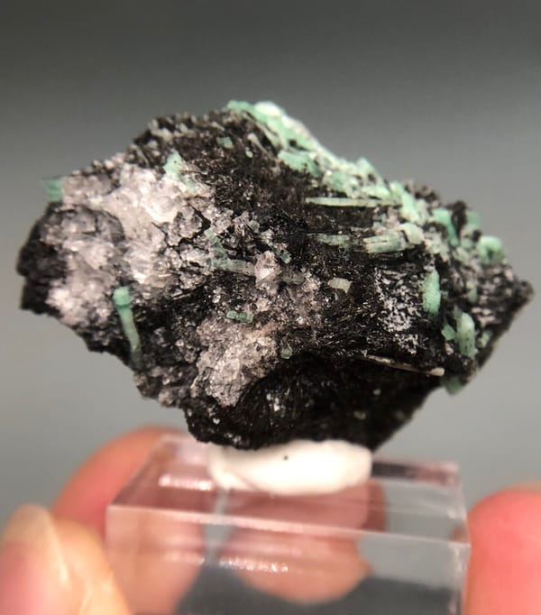 Emerald from Yunnan, China, individual mineral specimen view 8
