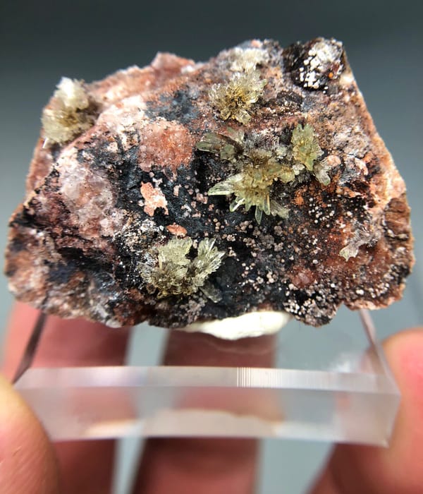 Creedite from Guizhou, China, individual mineral specimen view 1