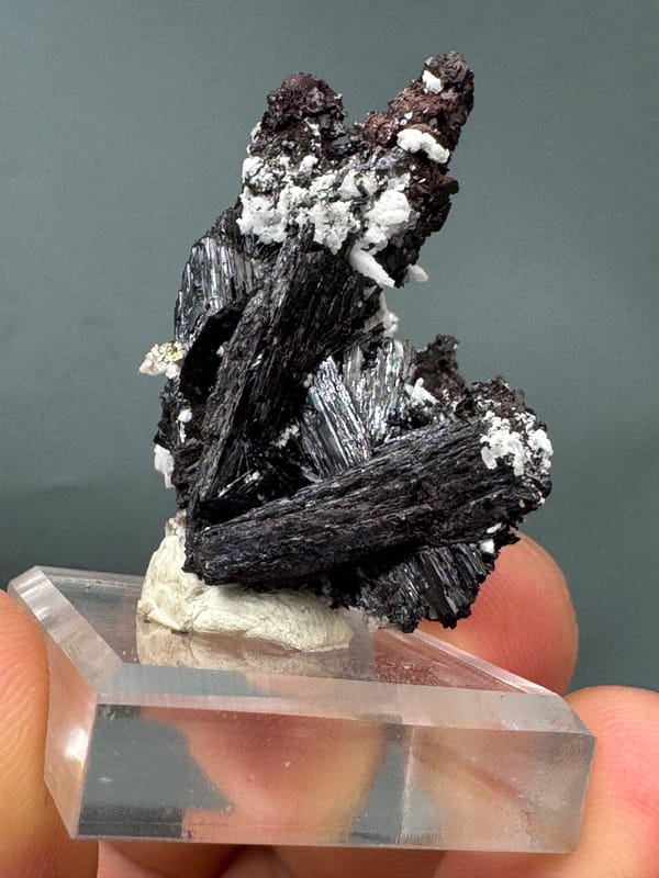 Hubnerite from Yaogangxian Mine, Yizhang Co., Hunan, China, individual mineral specimen view 3
