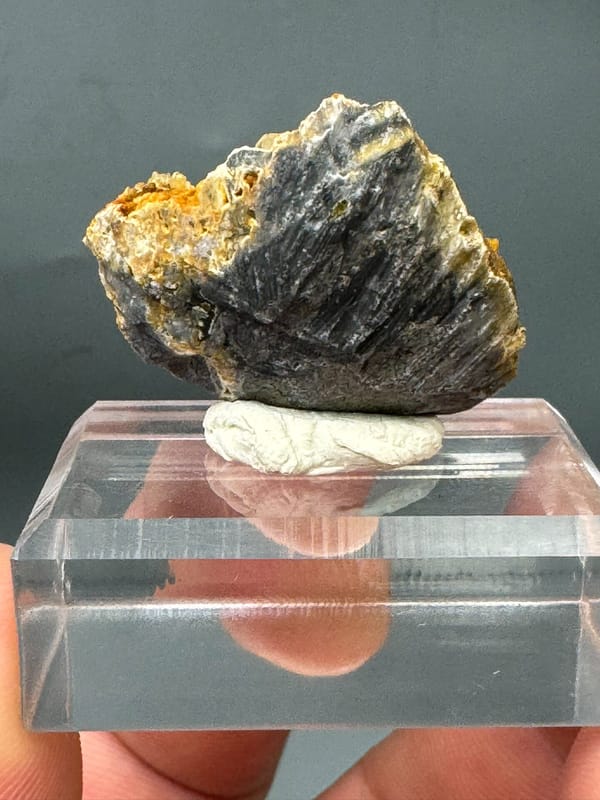 Hemimorphite from Guangxi, China, individual mineral specimen view 9