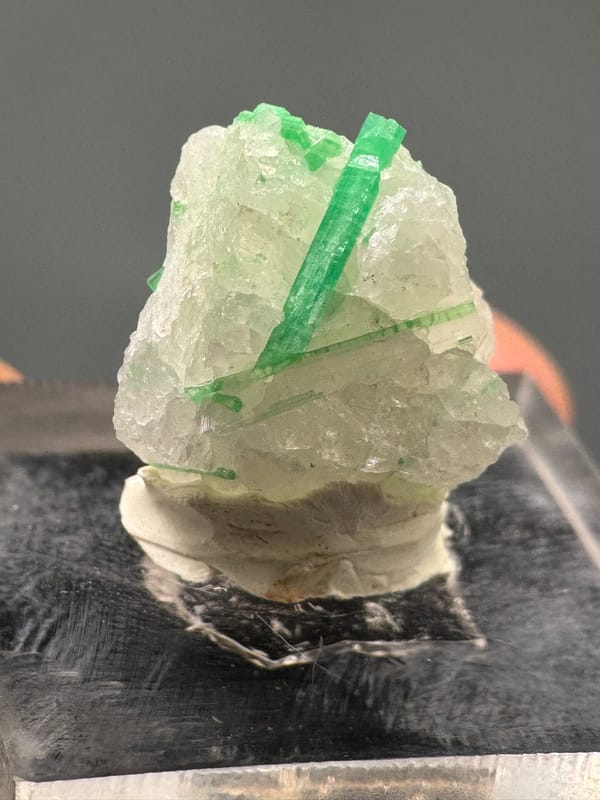 Emerald from Qinling Mountains, China, individual mineral specimen view 5