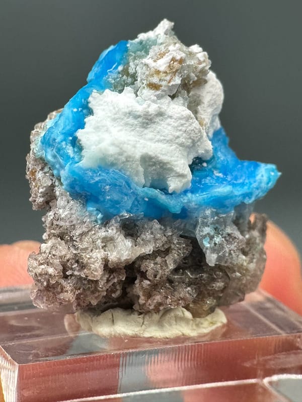 Gibbsite from Guizhou, China, individual mineral specimen view 5