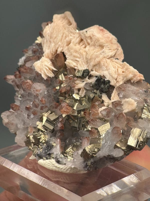 Quartz from Jiangxi, China, individual mineral specimen view 4