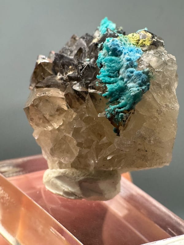Gibbsite from Guizhou, China, individual mineral specimen view 5