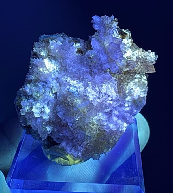 Creedite from Guizhou, China, individual mineral specimen view 2