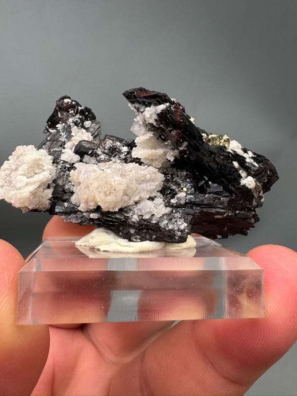 Hubnerite from Yaogangxian Mine, Yizhang Co., Hunan, China, individual mineral specimen view 1