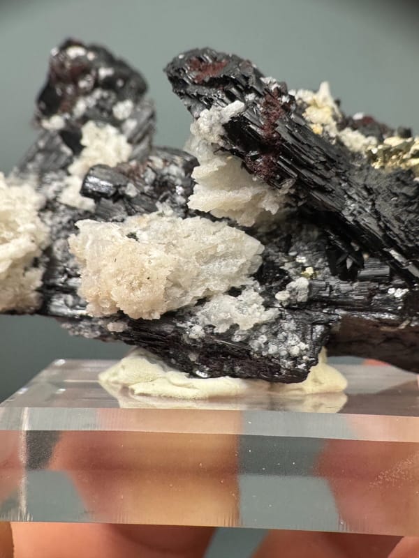 Hubnerite from Yaogangxian Mine, Yizhang Co., Hunan, China, individual mineral specimen view 3
