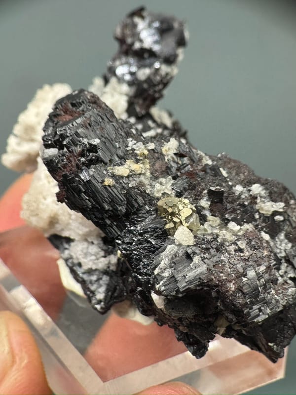Hubnerite from Yaogangxian Mine, Yizhang Co., Hunan, China, individual mineral specimen view 4