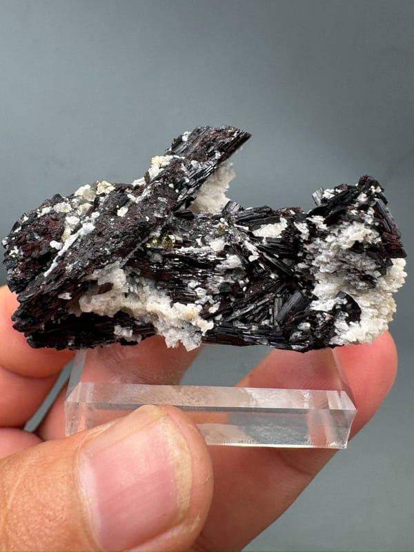 Hubnerite from Yaogangxian Mine, Yizhang Co., Hunan, China, individual mineral specimen view 8