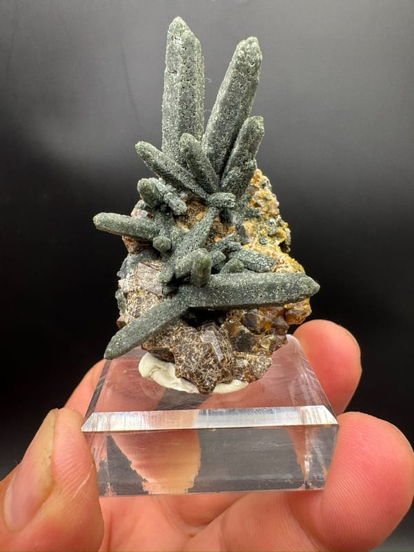 Quartz from Inner Mongolia, China, individual mineral specimen view 2