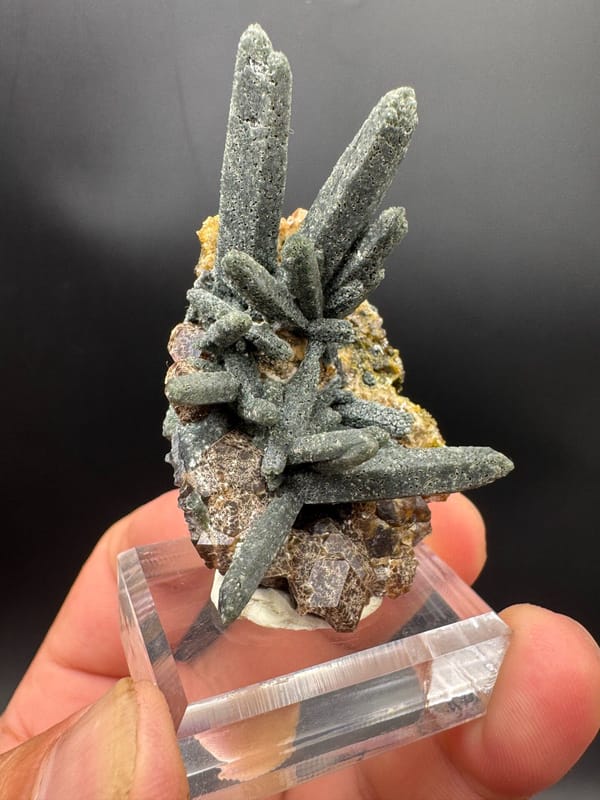 Quartz from Inner Mongolia, China, individual mineral specimen view 3