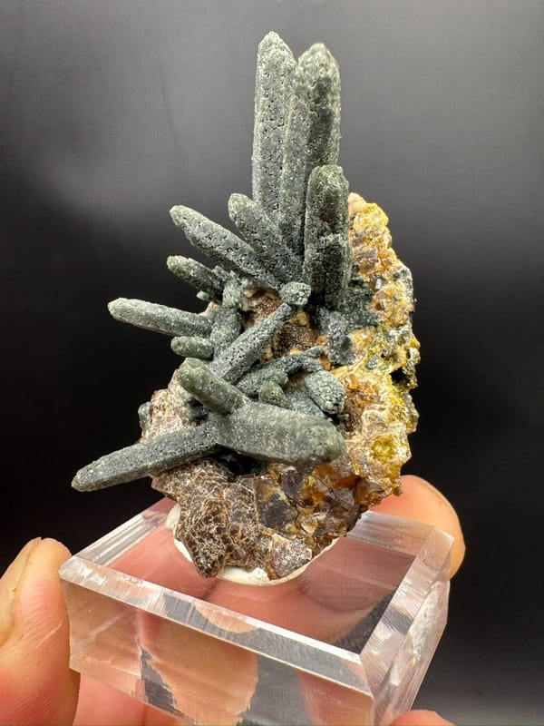 Quartz from Inner Mongolia, China, individual mineral specimen view 4