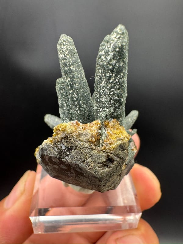 Quartz from Inner Mongolia, China, individual mineral specimen view 7