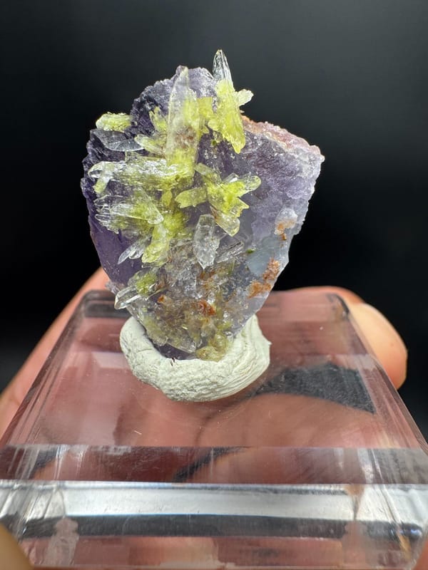 Creedite from Qinglong Co., Guizhou, China, individual mineral specimen view 1