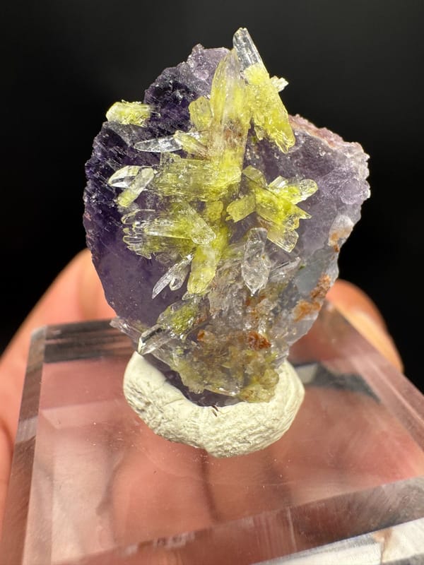 Creedite from Qinglong Co., Guizhou, China, individual mineral specimen view 2