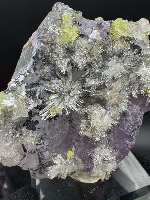 Creedite from Guizhou, China, individual mineral specimen view 1