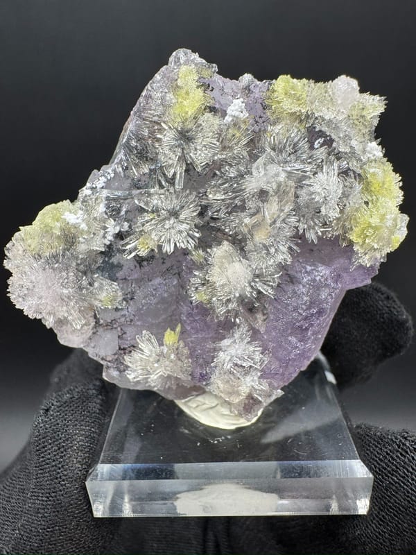 Creedite from Guizhou, China, individual mineral specimen view 2