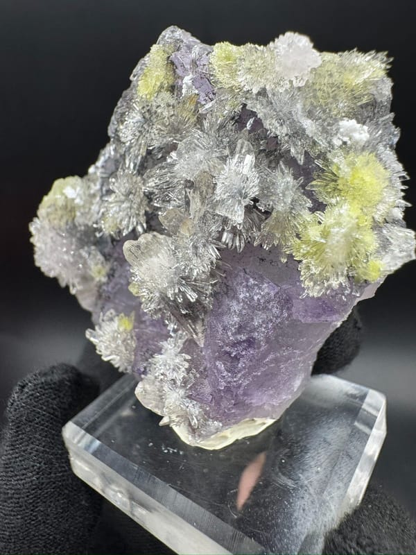 Creedite from Guizhou, China, individual mineral specimen view 4