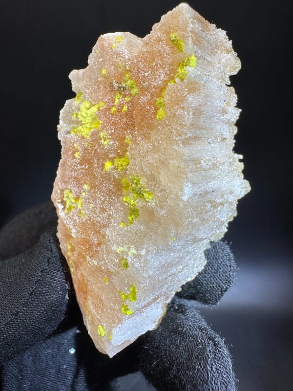 Gypsum from Qinglong Co., Guizhou, China, individual mineral specimen view 6