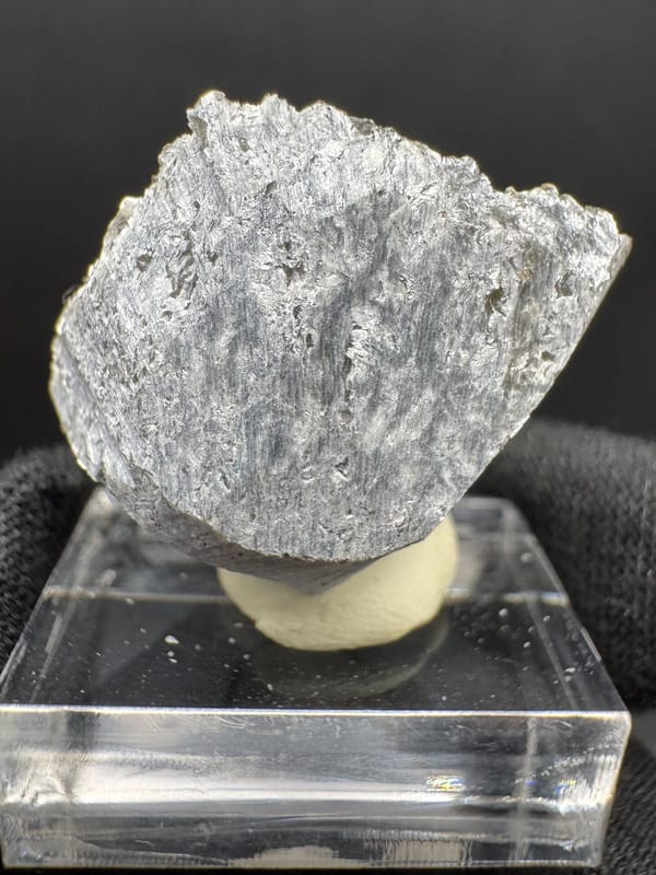 Mushistonite from Xuebaoding, Pingwu Co., Sichuan, China, individual mineral specimen view 6