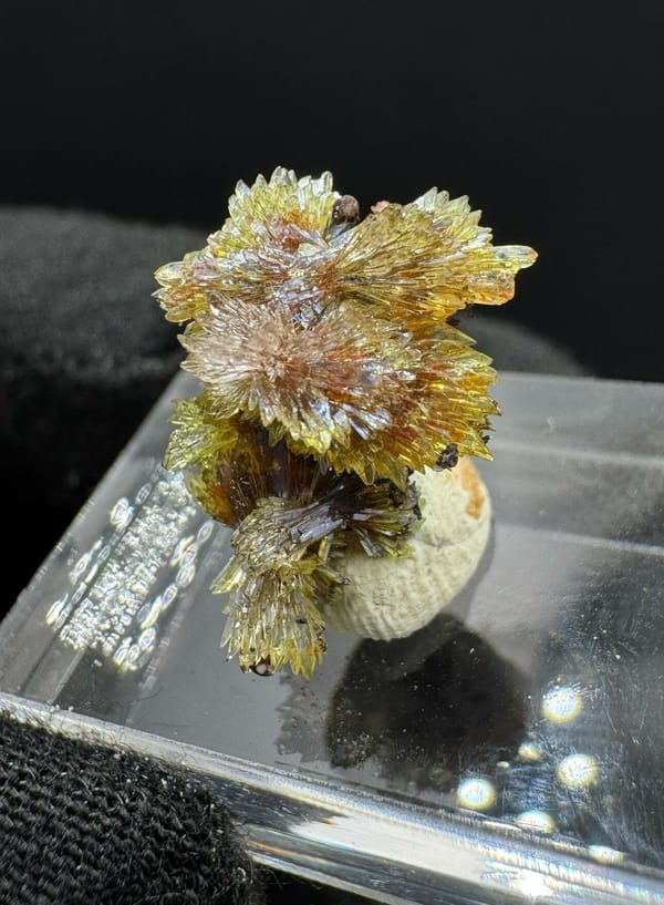 Creedite from Guizhou, China, individual mineral specimen view 4